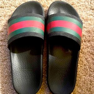 GUCCI KIDS SLIDES, SIZE 1 (US), 32 (EU)